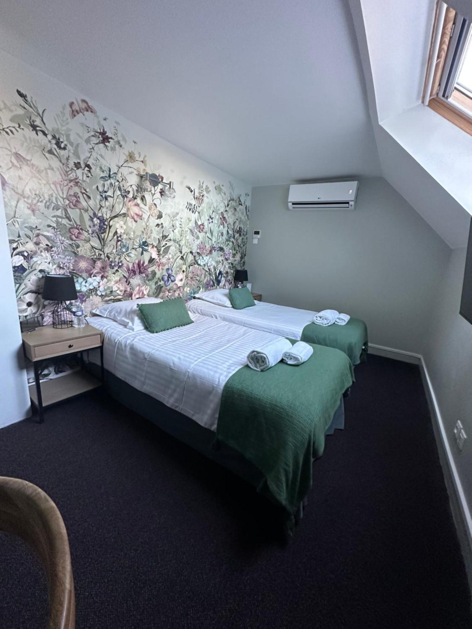 The Originals Boutique, Hotel Le George , Лош Екстериор снимка